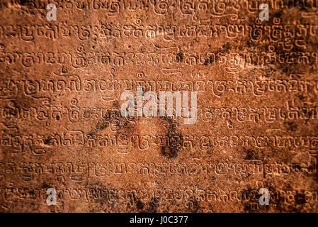 Le sanskrit sur un temple à Angkor Wat, au Cambodge. Banque D'Images