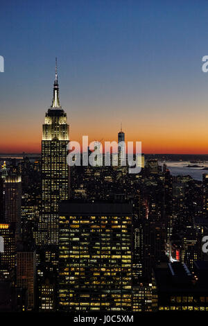 Portrait de l'Empire State Building de nuit, New York City, USA Banque D'Images