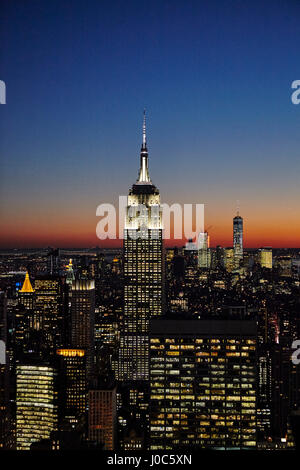 Portrait de l'Empire State Building de nuit, New York City, USA Banque D'Images