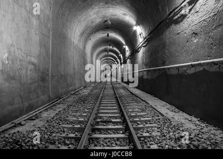 Tunnel ferroviaire, Tripura, Inde, Asie Banque D'Images