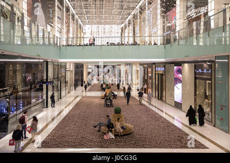 Avenue de la mode du centre commercial de Dubaï. Banque D'Images