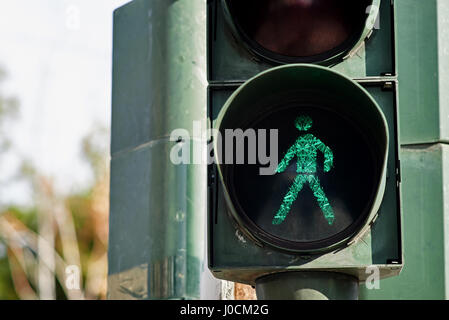 Feu de circulation à l'homme vert sympol. Banque D'Images