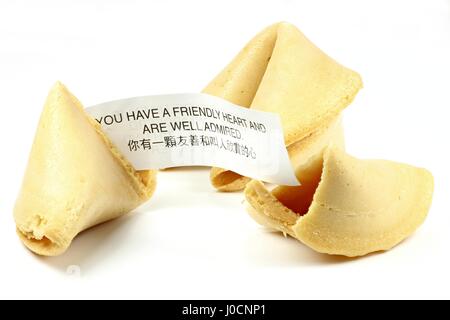 Fortune cookies isolé sur fond blanc Banque D'Images