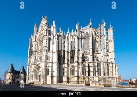 La cathédrale de Beauvais et la maison de l'évêque, Beauvais, France. Banque D'Images