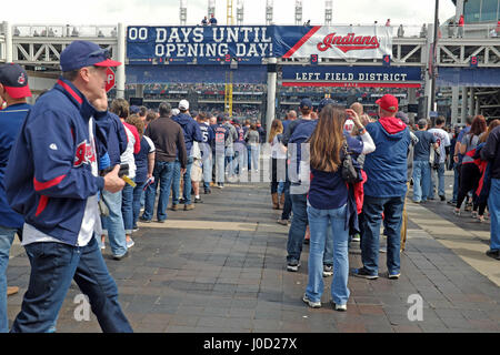 Indians de Cleveland que des fans à Progressive Field pour ouverture à domicile le 11 avril, 2017 Banque D'Images