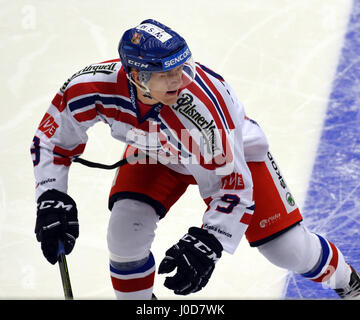 Chomutov, République tchèque. 12 avr, 2017. David Sklenicka (CZE) en action au cours de l'Euro Hockey Challenge match République tchèque contre la Norvège à Chomutov, République tchèque, le 12 avril 2015. Credit : Libor Zavoral/CTK Photo/Alamy Live News Banque D'Images