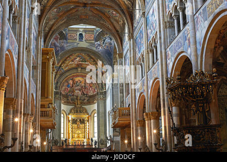 À l'intérieur de la cathédrale de Santa Maria Assunta de Parme. Emilia-Romagna. L'Italie. Banque D'Images