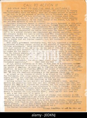 Un dépliant de l'ère du Vietnam Comité pour mettre fin à la guerre au Vietnam intitulé "Appel à l'action III' préconisant que les citoyens s'impliquer dans leurs protestations contre la guerre et doté d'une histoire de l'action militaire américaine au Vietnam, Chicago, Illinois, 1967. Banque D'Images