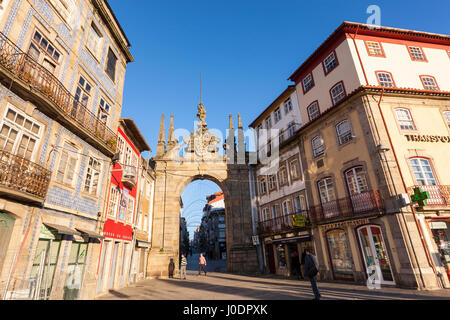 Arco da Porta Nova en Praça Camilo Castelo Branco, Braga, Portugal Banque D'Images