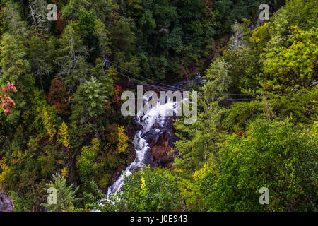 L'un des plus spectaculaires canyons de l'Est des États-Unis, est des Gorges de Tallulah deux milles de long et près de 1 000 pieds de profondeur. Banque D'Images