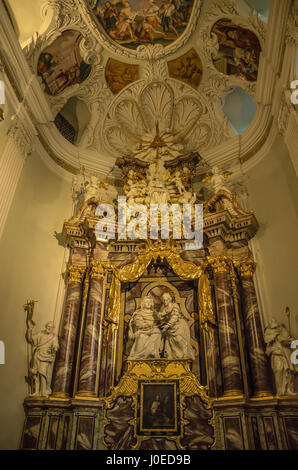 L'un des principaux sites culturels de Volders est l'église de Saint Charles, comme l'église du monastère dédié à Saint Karl Borromäus est aussi appelé. Banque D'Images