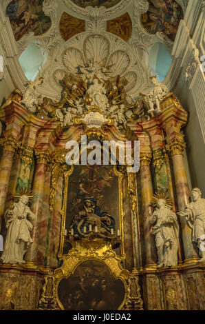 L'un des principaux sites culturels de Volders est l'église de Saint Charles, comme l'église du monastère dédié à Saint Karl Borromäus est aussi appelé. Banque D'Images