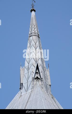 Église St Helens Wheathampstead, Hertfordshire. Aborder la spire, avec des séquences dans un chevrons, Banque D'Images