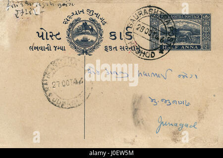 Ancienne carte postale 1900s millésime en Gujarati , timbre postal de Keshod , 1946 , Saurashtra affranchissement , Half anna , 1/2 , timbre postal , inde , asie Banque D'Images