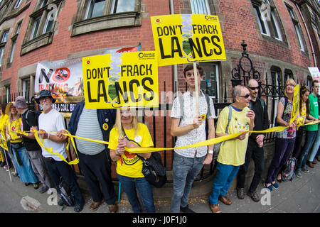 Protestation de fracturation - anti-manifestants fracturation persuader Lancashire Conseil de refuser la permission de Cuadrilla fracturation près de Blackpool. Banque D'Images