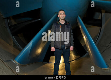 Paul Eremenko, directeur technique d'Airbus Group, chez Airbus Group, Filton, Bristol, UK, dans le tunnel aérodynamique. Banque D'Images