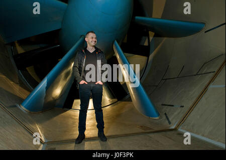 Paul Eremenko, directeur technique d'Airbus Group, chez Airbus Group, Filton, Bristol, UK, dans le tunnel aérodynamique. Banque D'Images