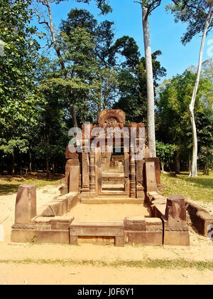 Angkor Wat - belles sculptures, bas-reliefs du Temple de Banteay Srei Banque D'Images