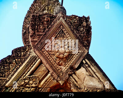 Angkor Wat - belles sculptures, bas-reliefs du Temple de Banteay Srei Banque D'Images