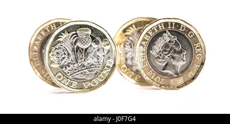 SWINDON, Royaume-Uni - 06 avril 2017 : 4 Nouvelle pièces sur un fond blanc Banque D'Images