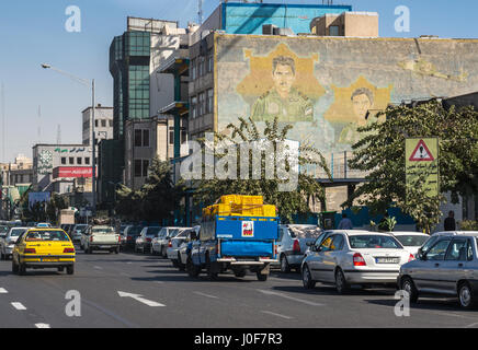 Les pilotes de l'armée iranienne martyr murale dans la ville de Téhéran, capitale de l'Iran et la province de Téhéran Banque D'Images