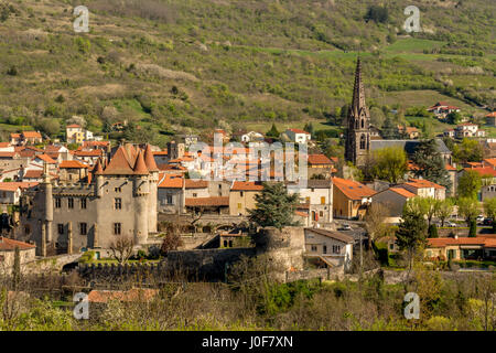 Saint-Amant-Tallende village et château, Puy de Dome, Auvergne, France Banque D'Images