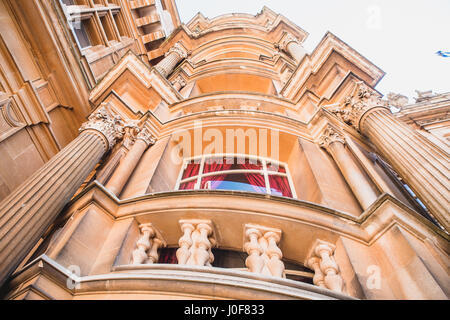 Escalier Twin Towers, sur la façade nord qui ont été inspirés par la tourelle d'escalier du Château de Chambord Banque D'Images