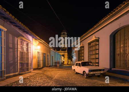 Trinidad, Cuba - 12 Jan 2017 : Lada et clocher du couvent de San Francisco de Asis à Trinidad, Cuba. Banque D'Images