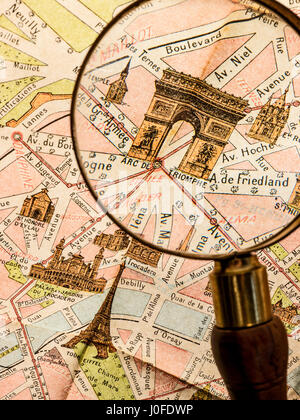 CARTE ANCIENNE DE PARIS Loupe sur le détail de vintage antique carte monumentale du Paris des années 1900, avec Arc de Triomphe Paris France Banque D'Images