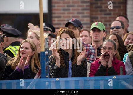 DATE DE SORTIE : Janvier 13, 2017 Title : Patriots Day STUDIO : Lionsgate Réalisateur : Peter Berg Résumé : L'histoire de l'attentat du Marathon de Boston 2013 et la suite, qui comprend la chasse à l'échelle de la ville pour trouver les terroristes responsables avec : Michelle Monaghan que Carol Saunders. (Crédit Image : © Lionsgate Entertainment/photos) Banque D'Images