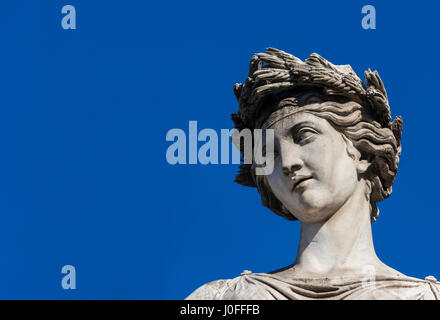 Ancienne cité romaine ou grecque statue néoclassique à Rome (avec copie espace) Banque D'Images