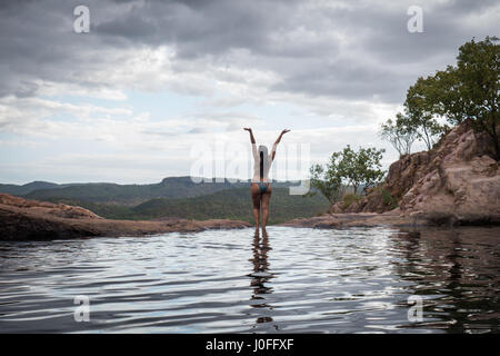 Gunlom Falls piscines à débordement du Territoire du nord du Parc National de Kakadu Banque D'Images