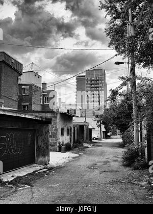 Petite rue du quartier du Plateau de Montréal, Canada Banque D'Images