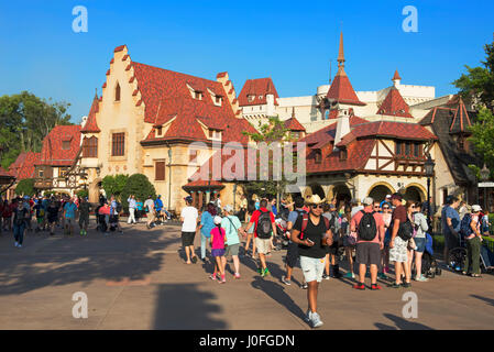 Pavillon de l'Allemagne, les gens d'Epcot, Disney World, Orlando, Floride Banque D'Images