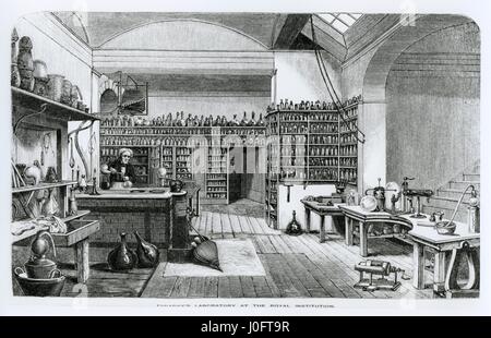 Michael Faraday dans son laboratoire de l'Institution royale Banque D'Images