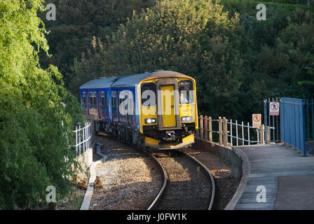 Numéro du train 150219 arrivant à St Ives, Cornwall, Angleterre Banque D'Images