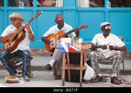 Des musiciens de rue, La Vieille Havane, Cuba Banque D'Images