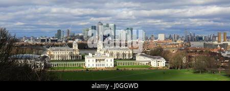 Vue panoramique sur le parc de Greenwich et Canary Wharf, London City, England, UK Banque D'Images