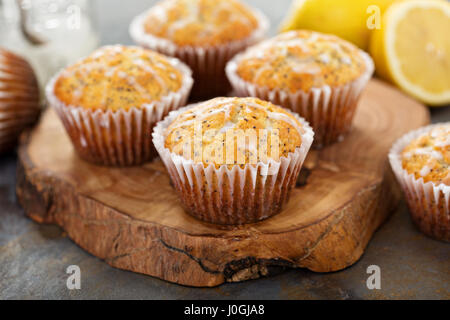 Muffins aux graines de pavot citron Banque D'Images