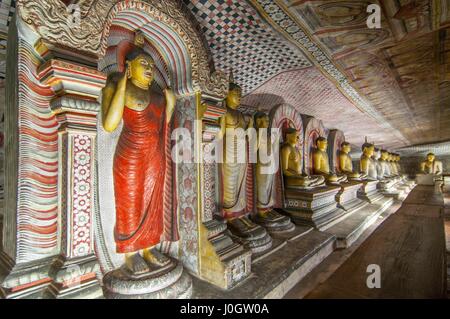 Grotte des grands rois, Dambulla Cave Temple, Site du patrimoine mondial de l'UNESCO, la Province du Centre, au Sri Lanka, en Asie Banque D'Images