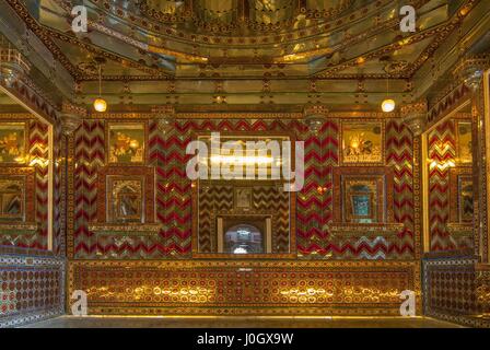 Chambre très coloré dans le maharaja's City Palace, Udaipur, Rajasthan, Inde. Banque D'Images