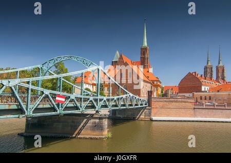Tumski, pont reliant l'île de Sable et de la vieille ville de Wroclaw avec l'île de la cathédrale ou Ostrow Tumski , Pologne. Banque D'Images