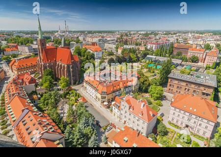 Vue panoramique sur la vieille ville depuis la tour de la cathédrale Saint-Jean, l'île de la Cathédrale, Wroclaw, Pologne. Banque D'Images