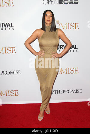Hollywood, Etats-Unis. 12 avr, 2017. Kim Kardashian, à l'ouest de premiere route Films' 'la promesse' au théâtre chinois de Grauman IMAX en Californie le 12 avril 2017. Credit : Fs/media/Alamy Punch Live News Banque D'Images