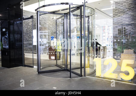 Londres, Royaume-Uni. 13 avril, 2017. Les bureaux d'Invesco dans la ville de Londres, l'un des principaux investisseurs dans la controverse Drax Power Station. Credit : Mark Kerrison/Alamy Live News Banque D'Images