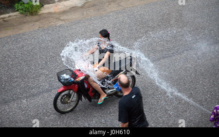 Khao Lak, Thaïlande. 13 avr, 2017. Songkran à Khao Lak, Thaïlande, le 13 avril 2017. Crédit : Alexander Ozerov/Alamy Live News Banque D'Images