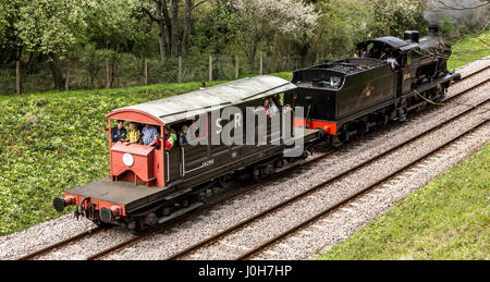 Horsted Keynes railway station, Sussex, UK. 13 avr, 2017. Le monde célèbre Flying Scotsman se joint à d'autres locomotives à vapeur au cours de ses visites dans les Bluebell Railway dans le sud de l'Angleterre Crédit : Alan Fraser/Alamy Live News Banque D'Images