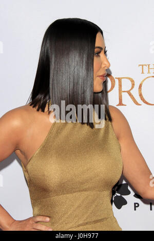 12 avril 2017 - Los Angeles, CA, USA - LOS ANGELES - APR 12 : Kim Kardashian au ''la promesse'' en première mondiale au théâtre chinois de Grauman sur IMAX le 12 avril 2017 à Los Angeles, CA (crédit Image : © Hpa/via Zuma Zuma via fil Wire) Banque D'Images