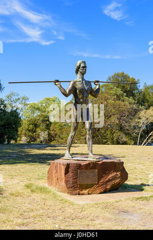 Statue du guerrier Noongar autochtones australiennes Yagan, Heirisson Island, Perth, Australie occidentale Banque D'Images