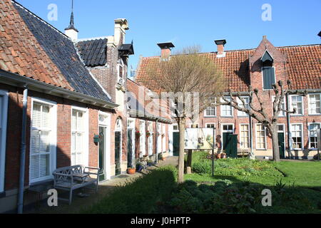 Sint Anthonygasthuis (Saint Antony's Hofje  = cour avec hospices), centre-ville de Groningen, Pays-Bas. Fondée en 1517. Banque D'Images